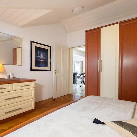 Sunfeather Apartment