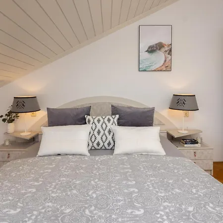 Sunfeather Apartment