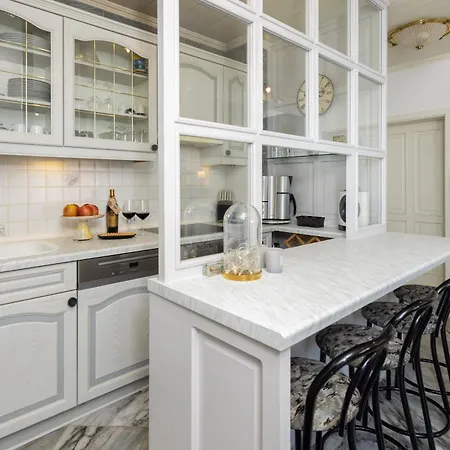 Sunfeather Apartment